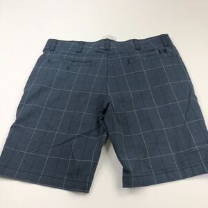 Under Armour Loose HeatGear 40 (Fit 39W) Golf Flex Elastic Flat 10" Chino Shorts